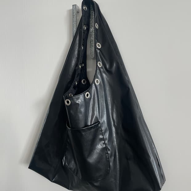 아일렛 레더 숄더백