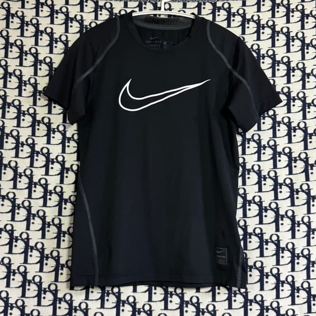 나이키 프로 드라이핏 반팔 티셔츠 M