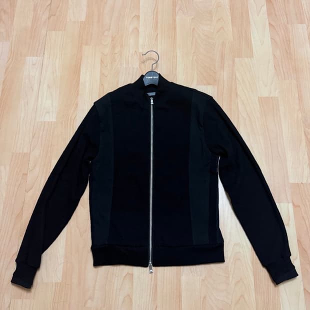 Xlim ep7 01 jersey S