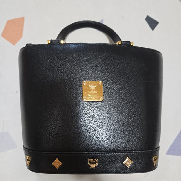 MCM 블랙 가죽 버킷백 토트백 빈티지