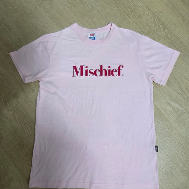 미스치프 세리프 로고 반팔티 핑크