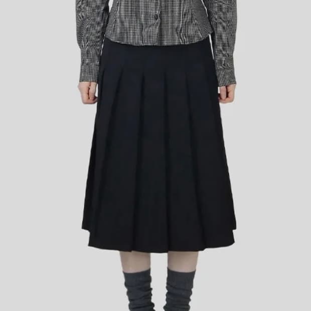플리츠 뒷밴딩 미디 스커트 블랙