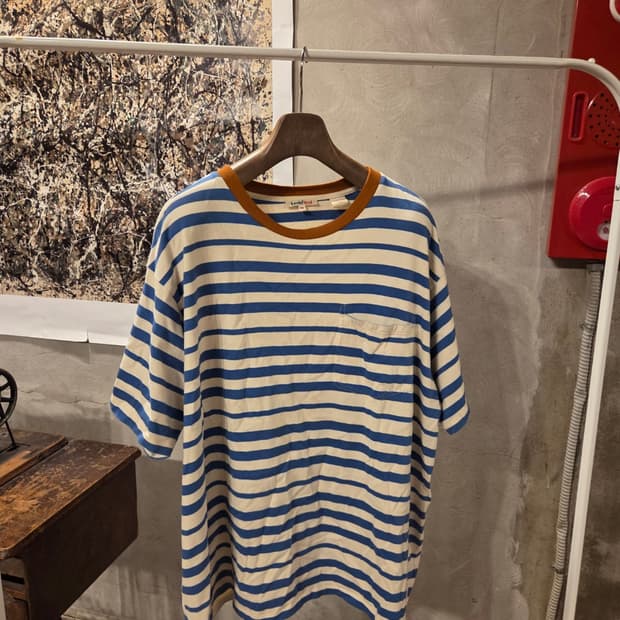 리바이스 레드탭 티셔츠