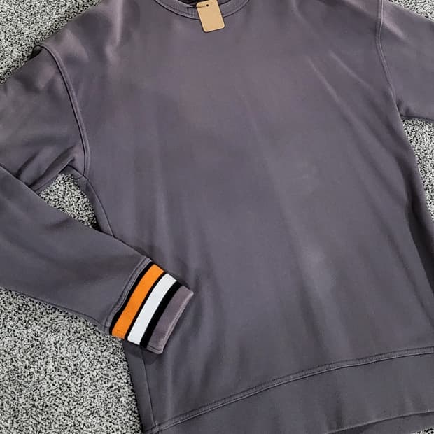 오니츠카타이거 맨투맨