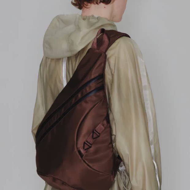 하 아카이브 하이브리드 메신저백 브라운