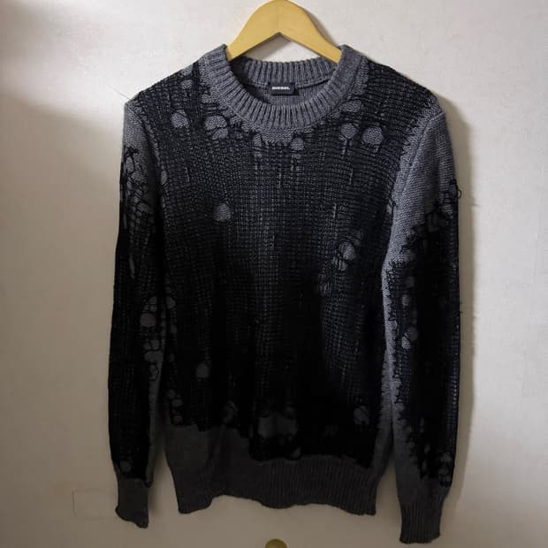 디젤 남녀공용 디테일 두툼 니트 M (남성 95, 여성 77정도)