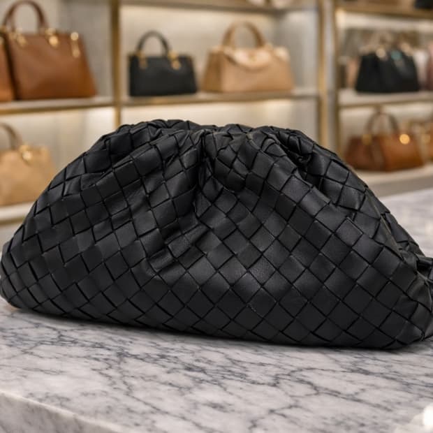 [S급] 보테가베네타 인트레치아토 만두 파우치 판매합니다!!!