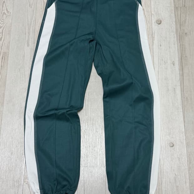 리오버 트랙팬츠