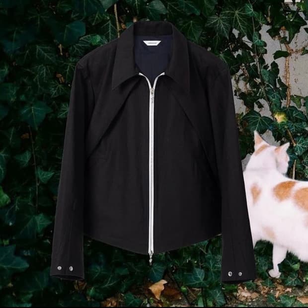 커마웨어 21FW 크레센트컷 워크 자켓