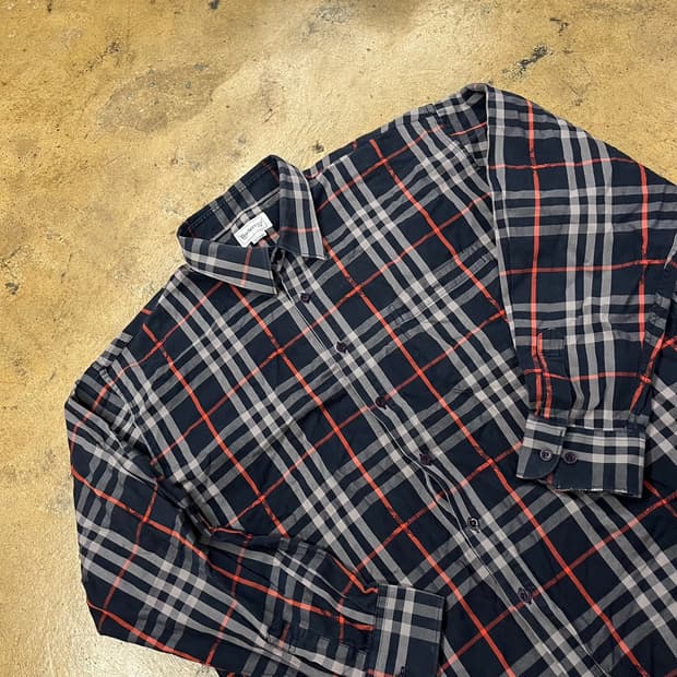 [정품/L] 버버리 체크 남방 셔츠 블랙 레드 b19