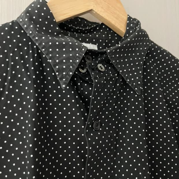 black dot shirt 