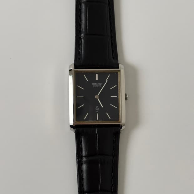 SEIKO 1980s chariot dial silver tank 