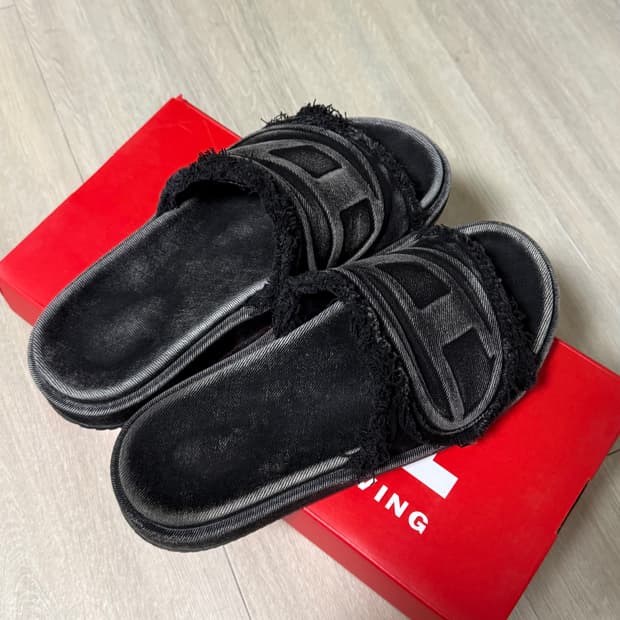 디젤 데님 슬라이드