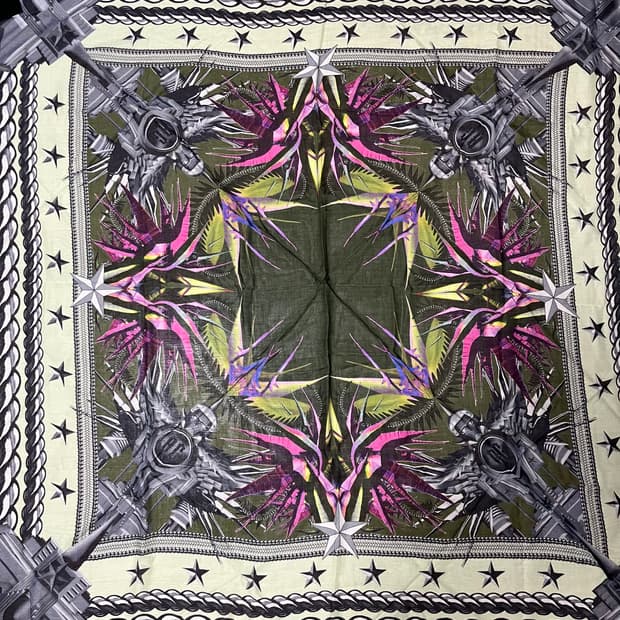 @새상품@ 지방시 런웨이 로보트 파라다이스 빅 스카프