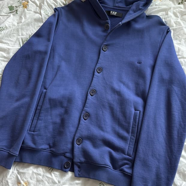 라프시몬스 버튼 후드티