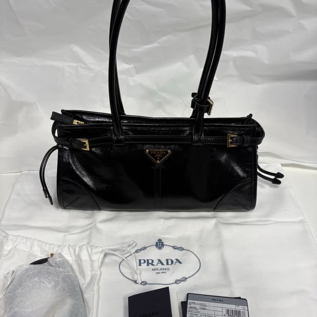 프라다 보니 미디엄 핸드백 블랙