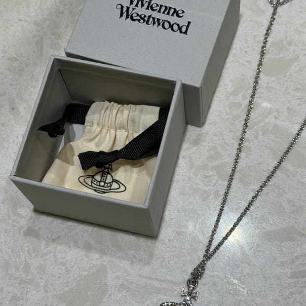 비비안웨스트우드 목걸이