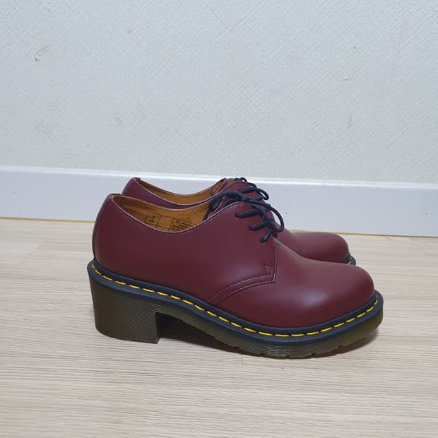 닥터마틴 체리레드 아모리 힐 슈즈 250~55