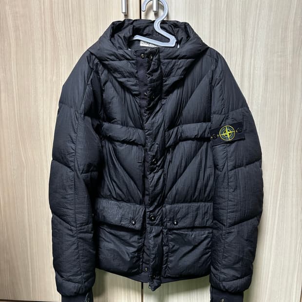 스톤아일랜드 패딩 M 💙💜🖤