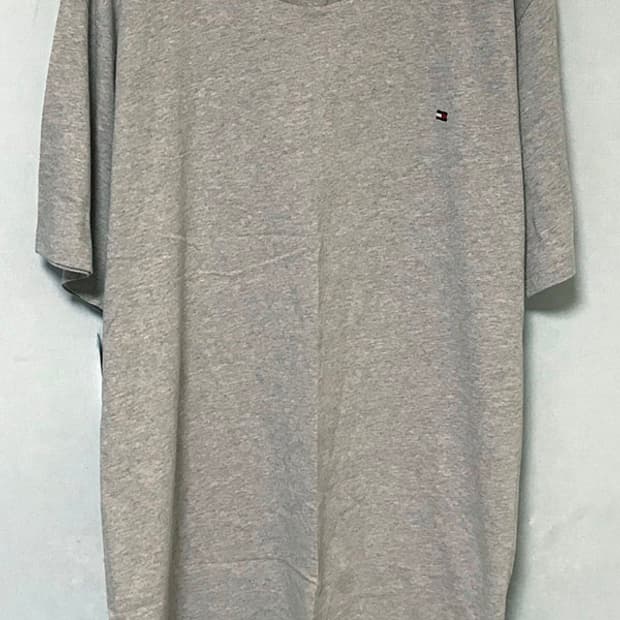 타미힐피거 코어 플래그 남자 반팔티 새상품 그레이 라운드넥 XL 105