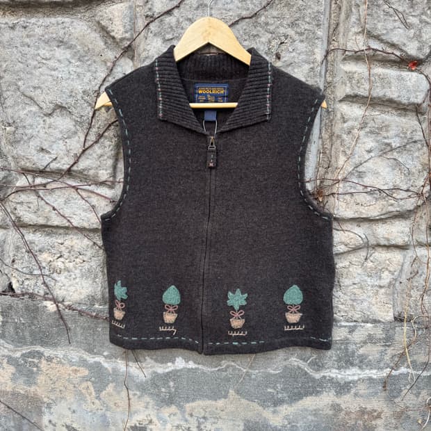 울리치 빈티지 램스울 자수 니트 베스트