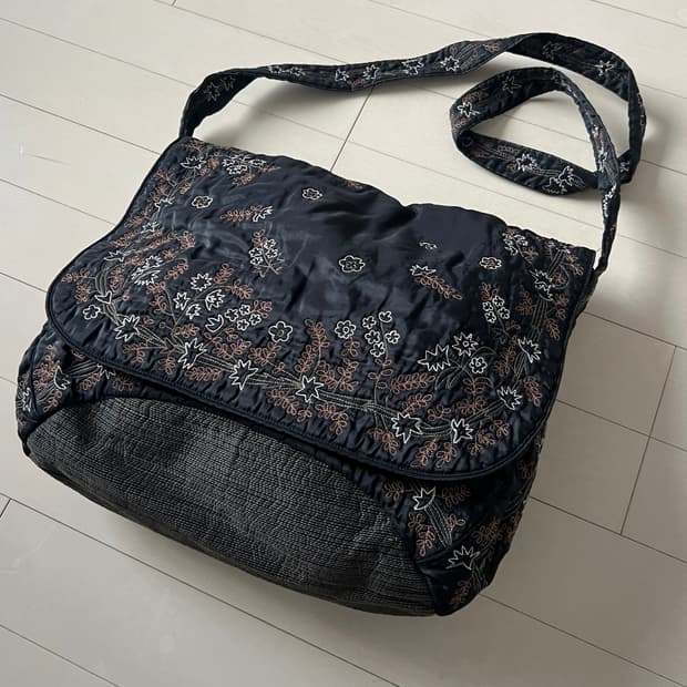 Tamasha 이세이 타마샤 크로스백