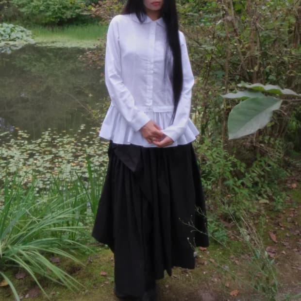 플레어업 프릴셔츠 화이트