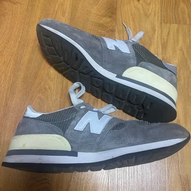 295] 뉴발란스 990v1 리스탁 이전 제품