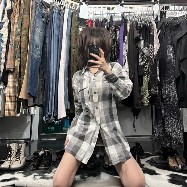 절개 디테일 체크 셔츠