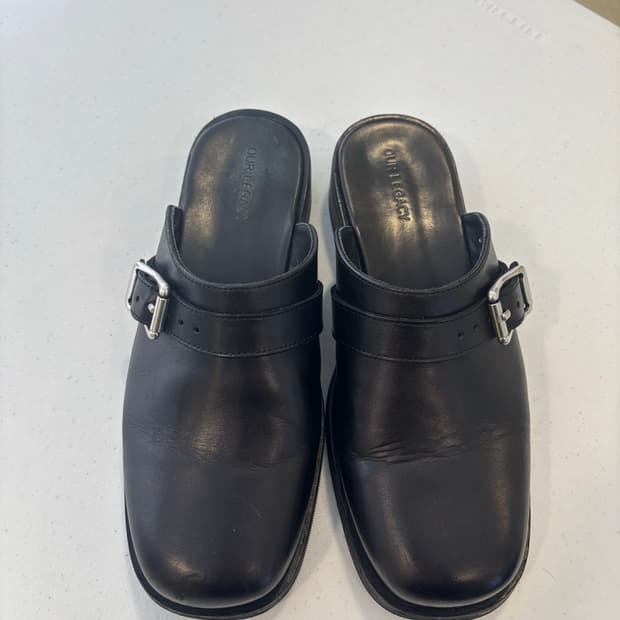 아워레가시 카미온 뮬 블랙 42 