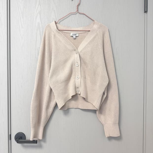 (m) cos 크롭 벌룬 브이넥 가디건 