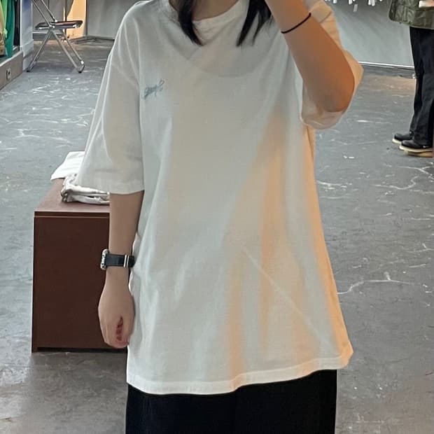 슈프림 스몰로고 화이트 오버핏 반팔 H1459