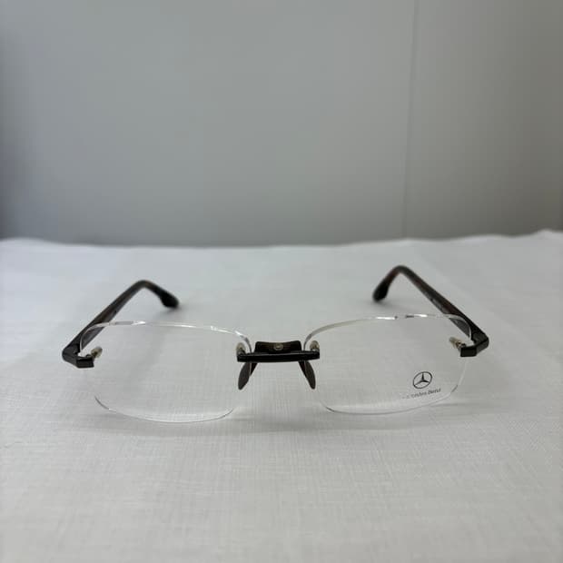 벤츠 브라운 무테 안경