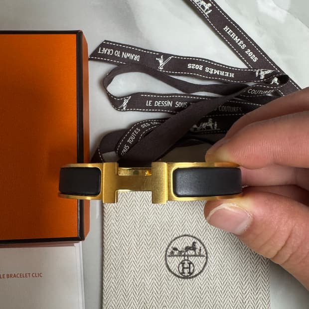 에르메스 클릭아슈 블랙 금장 팔찌 크림구매