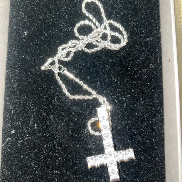 Opium 역십자가 ice 목걸이 pendant necklace