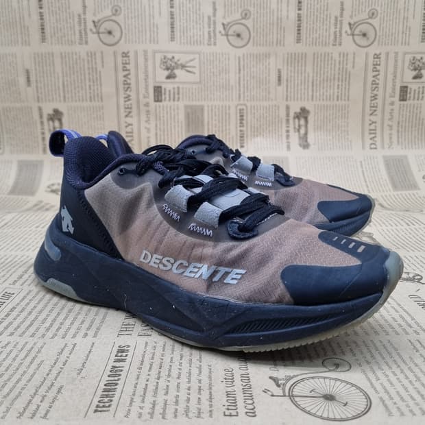 데상트 데이 커버드 운동화 230