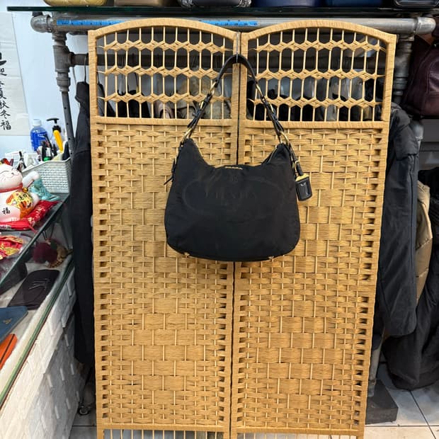 정품 프라다 나일론 호보백 팝니다