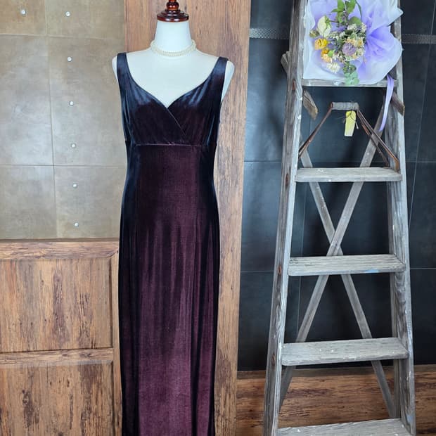 버건디 벨벳 롱 드레스