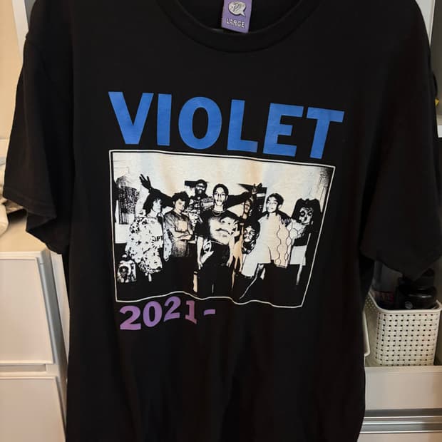 Violet Skateboards의 Posse Photo T-Shirt