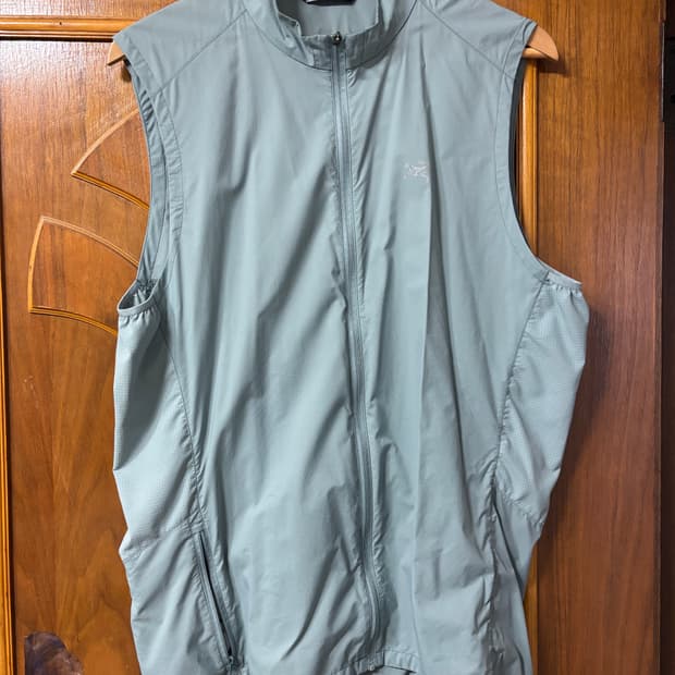 아크테릭스 베스트 스카이블루 컬러 