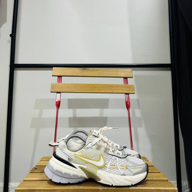 235) 나이키 운동화 여성 여자 신발 V2k 메탈릭 런