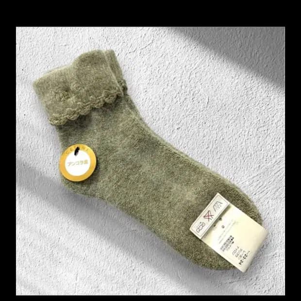 셀린느 정품 앙고라양말(새)
