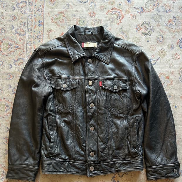 00’s Levi’s 3rd leather trucker jacket