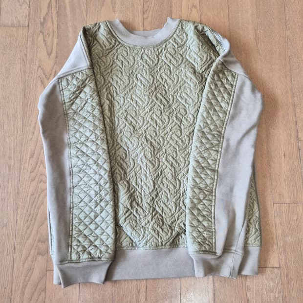 (정품) 버버리 TB로고 퀼팅 맨투맨 (명품 여성 티셔츠)