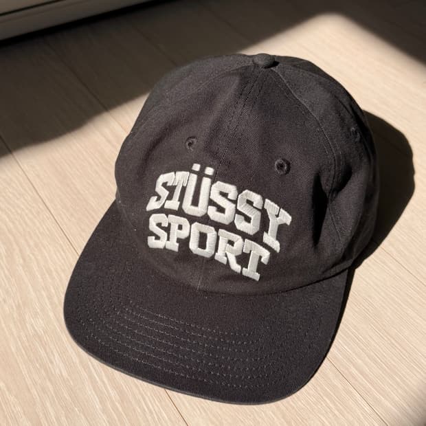 스투시 미드 뎁스 스포츠 스냅백 블랙