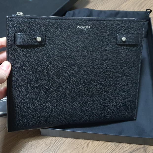 생로랑 삭드주르 클러치 블랙