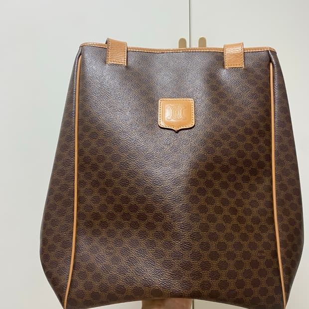 셀린느 마카담 숄더백 주우재백