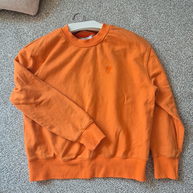 아미 오렌지 맨투맨