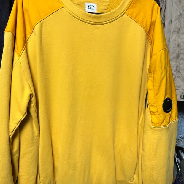 c.p컴퍼니 맨투맨