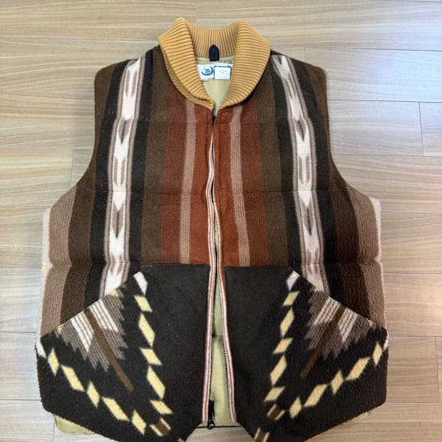 크레센트다운웍스 노스웨스트 울패딩